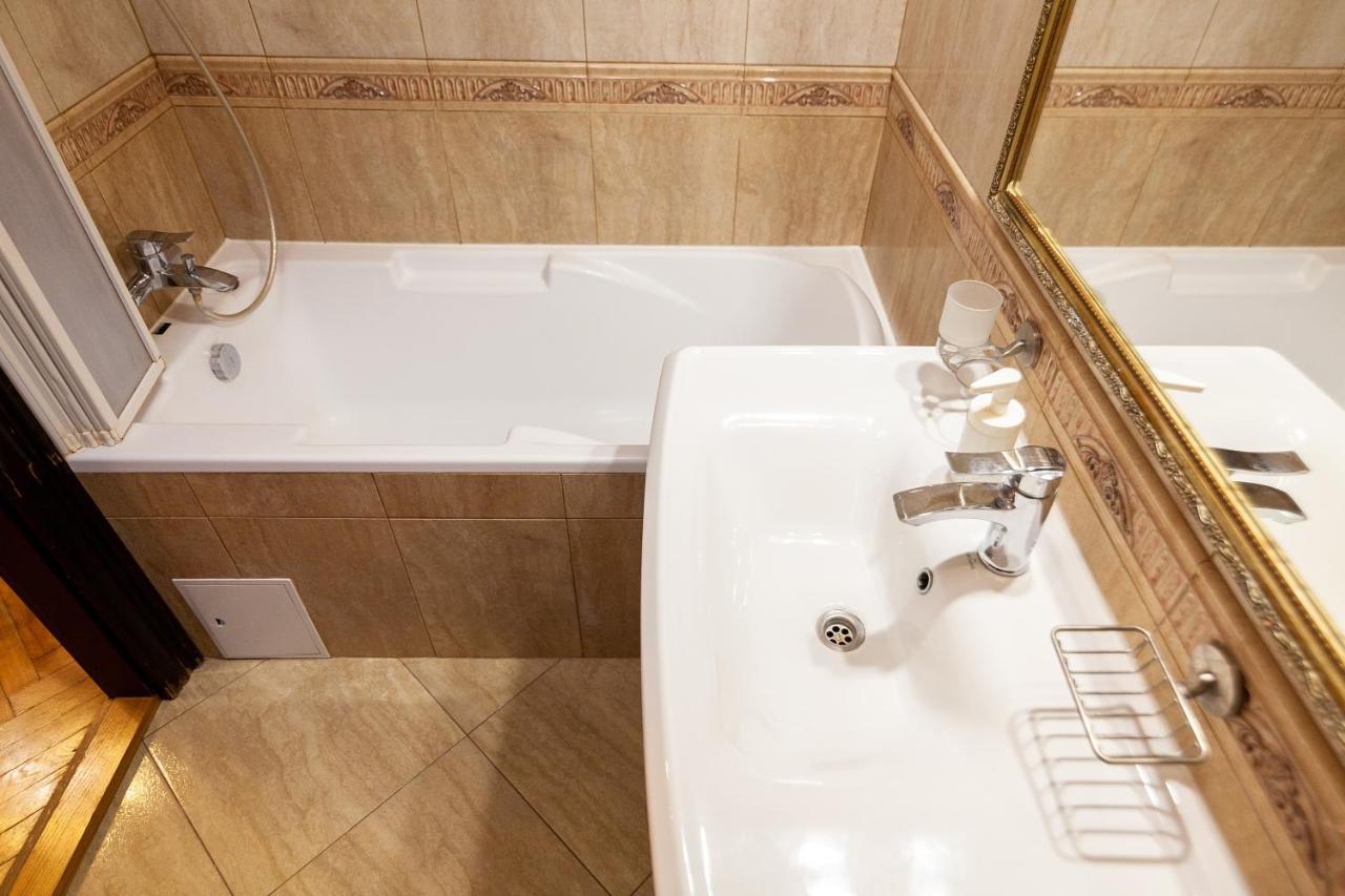 Alfa Apartments Levytskoho Lviv Ngoại thất bức ảnh